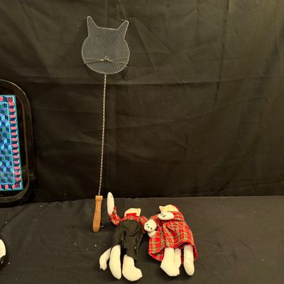 Cat Themed Collectibles, Figurines, Books & More (B1-RG)