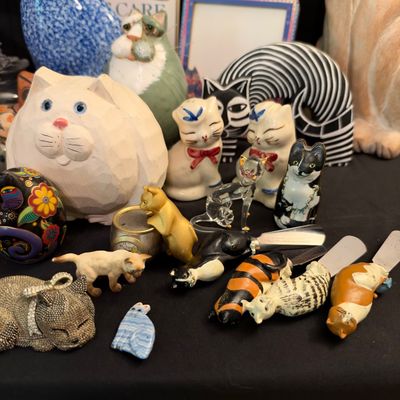 Cat Themed Collectibles, Figurines, Books & More (B1-RG)