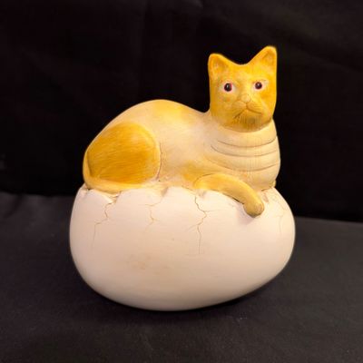 Mexican Folk Art Ceramic Cat Egg Figurine (B1-RG)