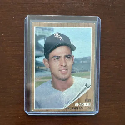 1962 Topps Baseball Card. Luis Aparicio - Chicago White Sox. Card #325