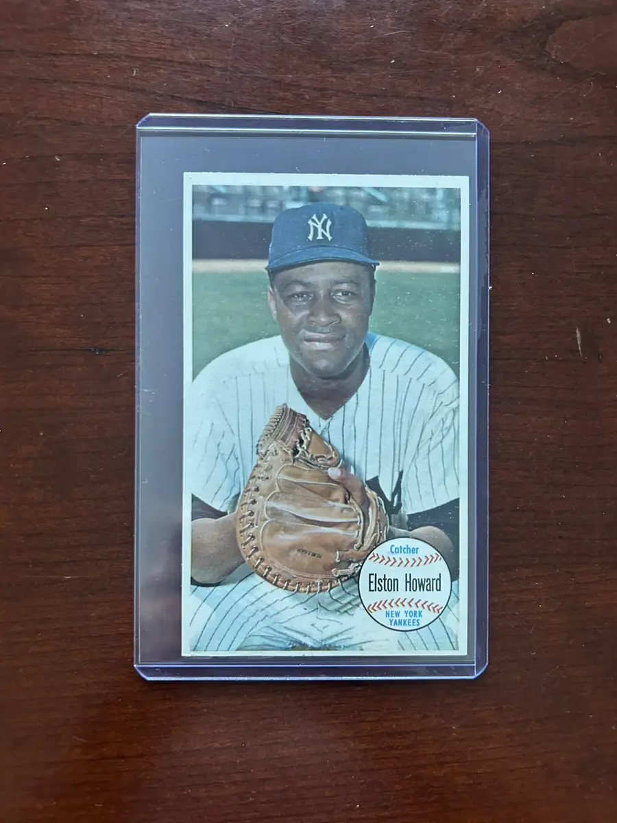 1964 Topps 'Giants' Baseball Card. Elston Howard - New York Yankees. Card #21