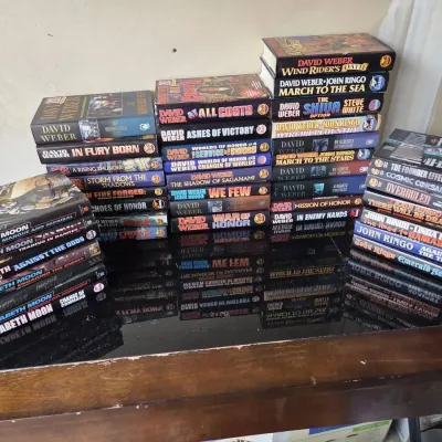 Large Military Science Fiction Book Collection - David Weber, John Ringo & Elizabeth Moon