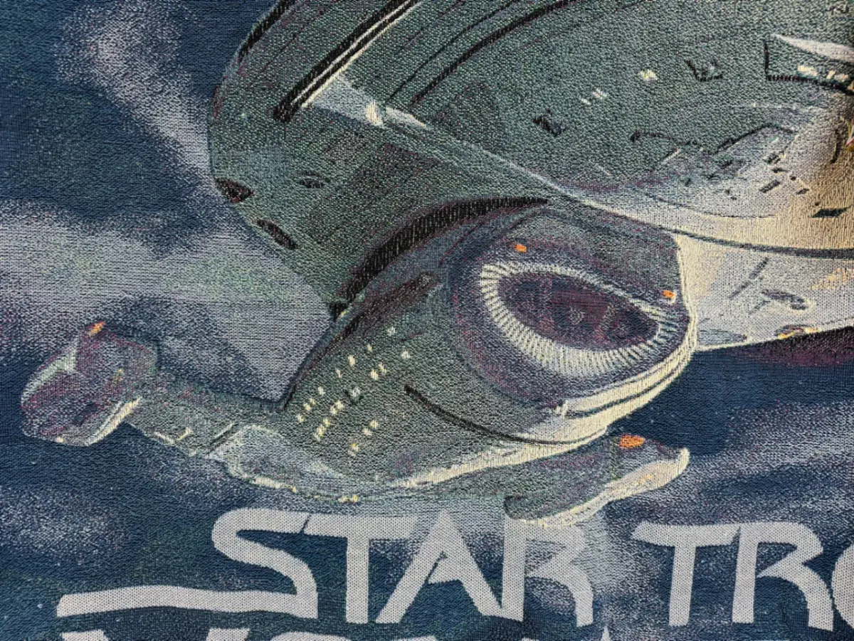 Star Trek 2000 “Voyager” Woven Tapestry Blanket