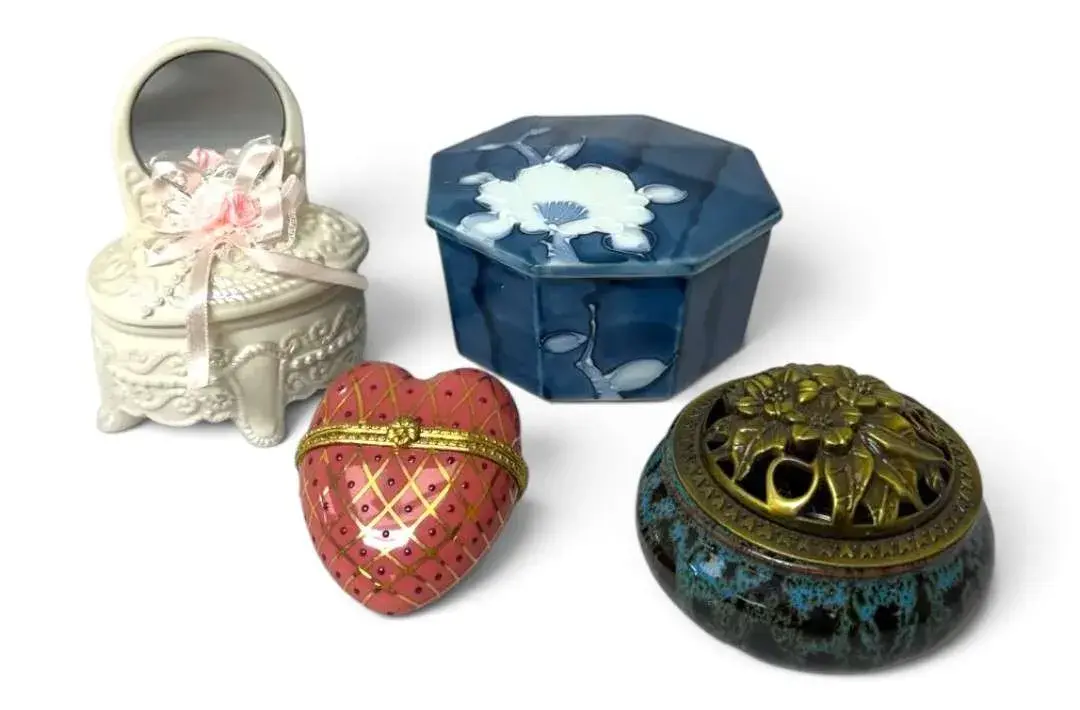 Small Trinket Bowls & Dishes
