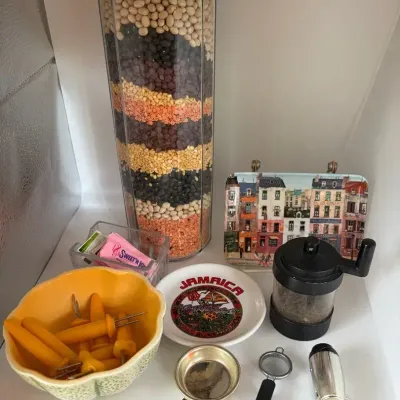 Vintage Kitchen & Tabletop Mixed Lot – Bean Jar, Melon Bowl, Jamaica & Barware
