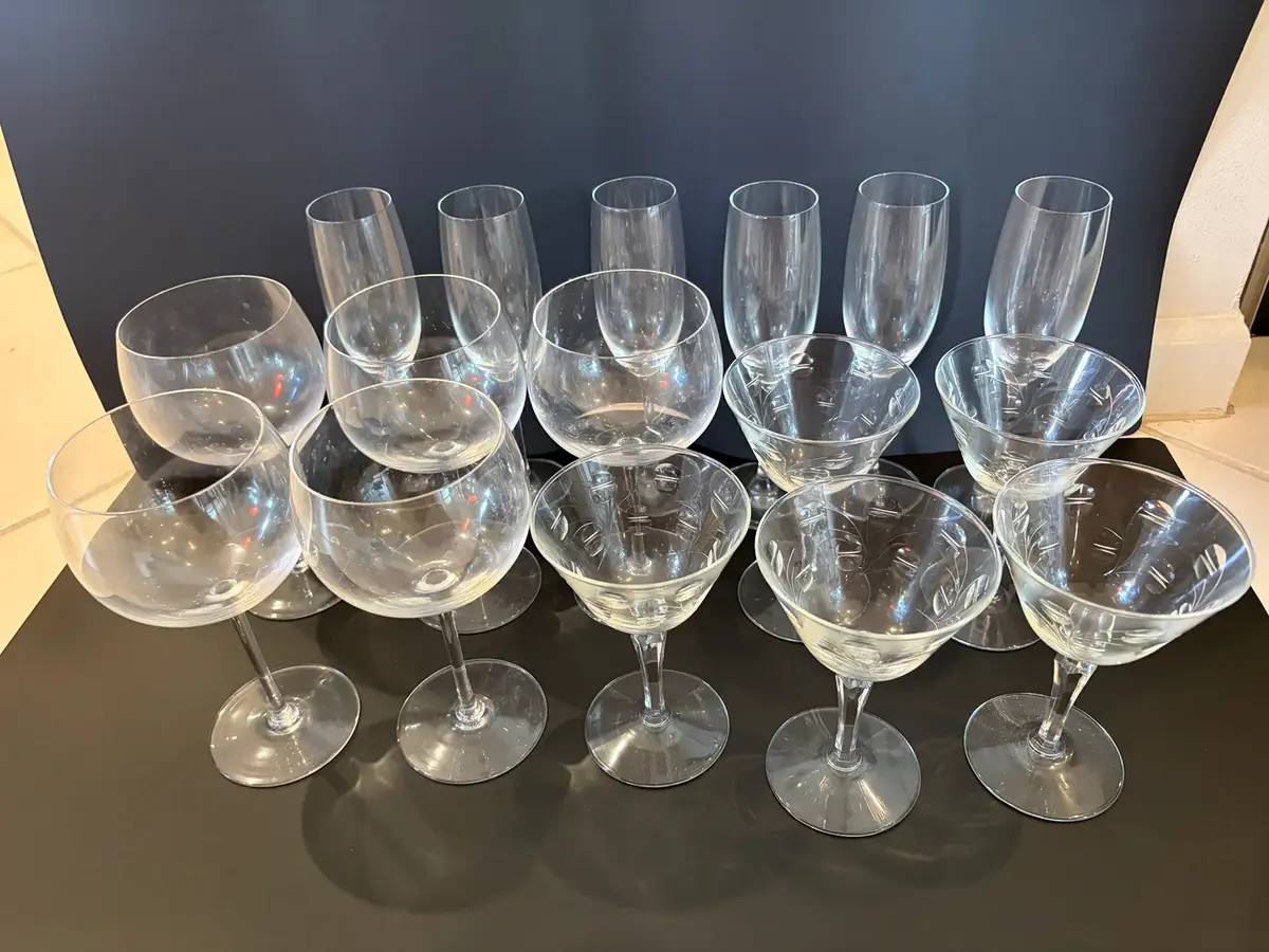 Mixed Crystal Stemware Lot of 17 – Wine, Champagne Flutes & Etched Cocktail Glasses