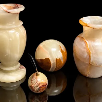 Vintage Polished Onyx Marble Decor Lot – 2 Vases, Sphere & Pen Holder – 4 Pc