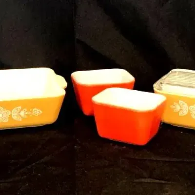 Vintage Pyrex Dishes