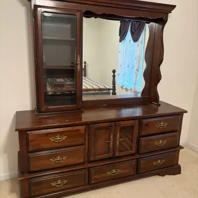 Mobel Inc. Dresser with Mirror