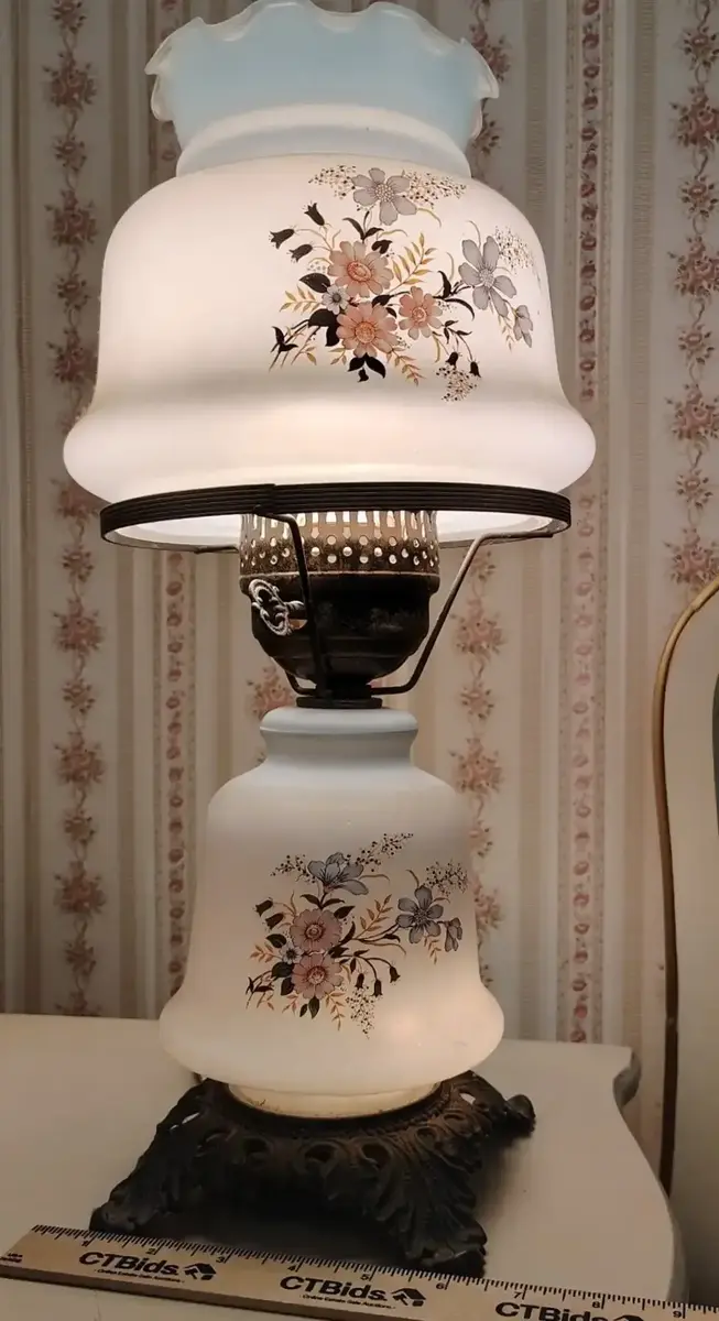 Victorian-Style White Glass Table Lamp
