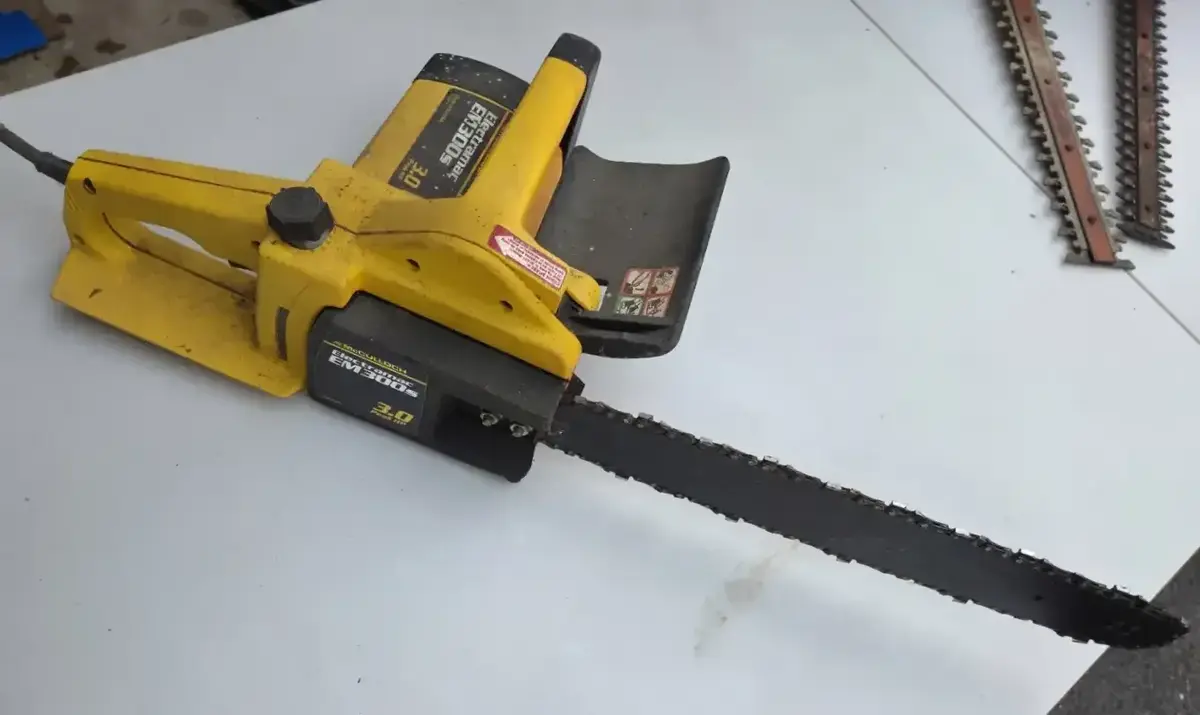 Electric 16" Chainsaw