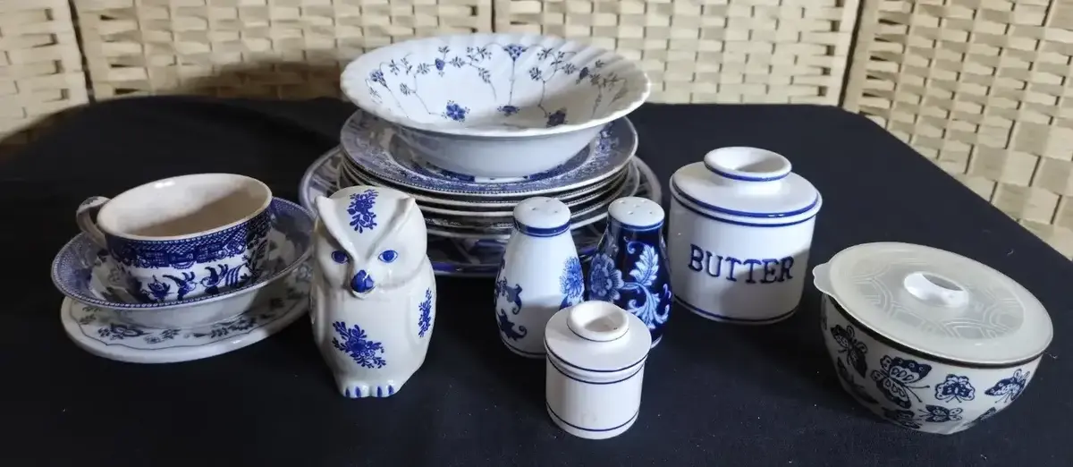 Blue And White Tableware 