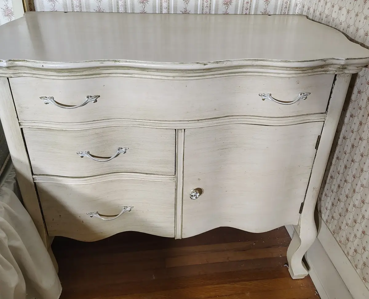 French Provincial Style Bowfront Dresser, B 