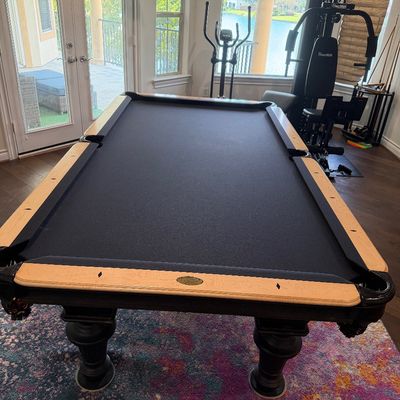 Like new Pool Table