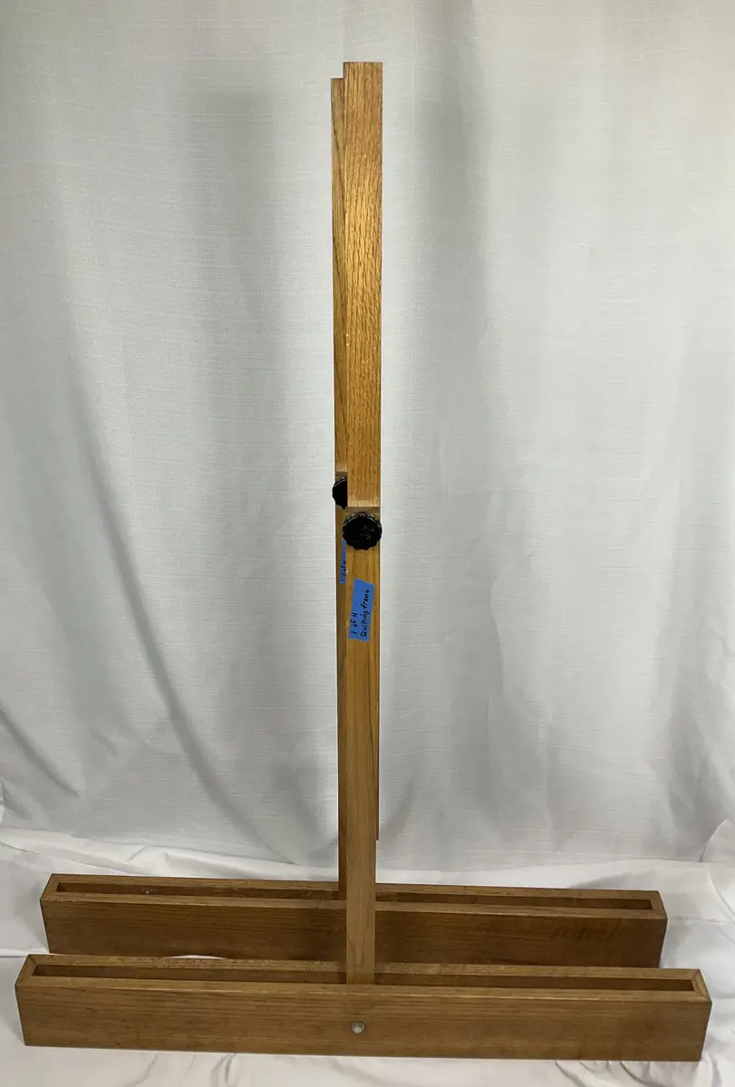Wooden Quilt Display Rack, Adjustable Blanket Holder Stand, Oak Freestanding Quilt Stand