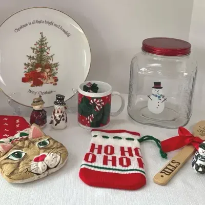 Christmas Kitchen Accents