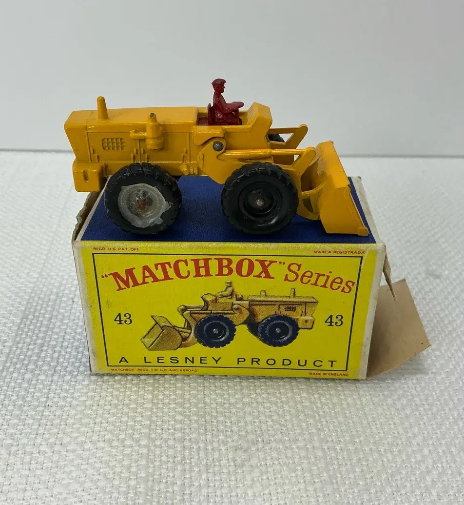 Matchbox No. 43 Aveling-Barford Tractor Shovel