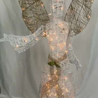 Pre-Lit Wire Angel Figure