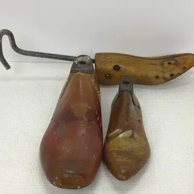Vintage Auburn Shoe Lasts & Stretcher