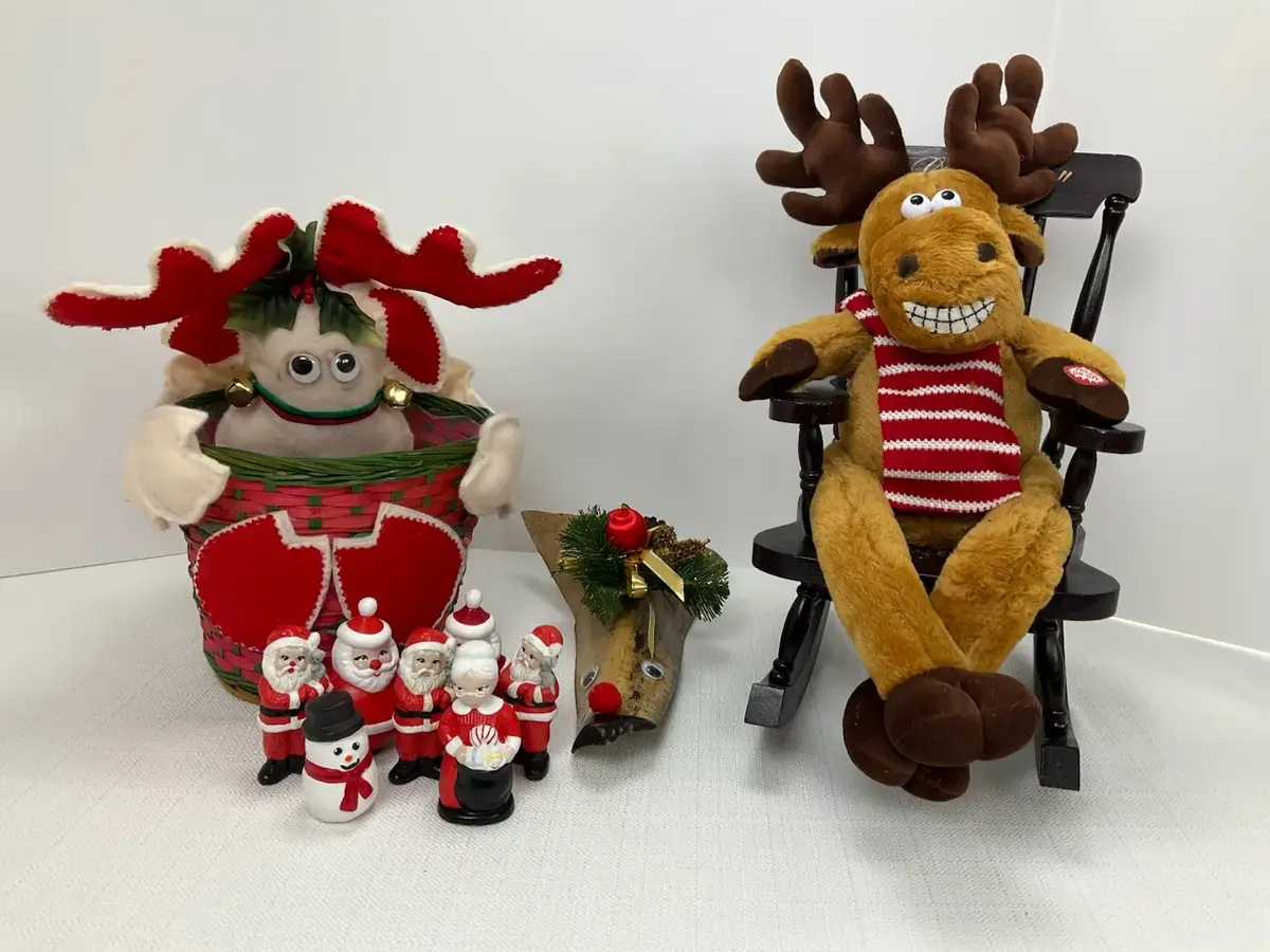 Dan Dee Christmas Moose Decor