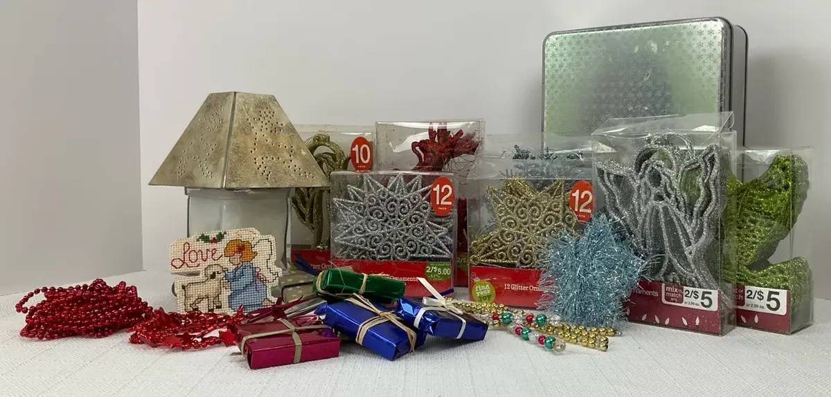 Assorted Holiday Decor