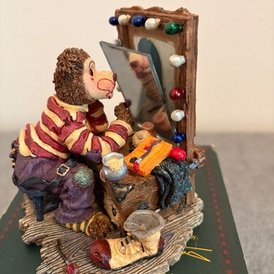 Sale Photo Thumbnail #73: Mirror needs to be glued