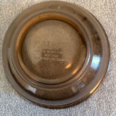 Sale Photo Thumbnail #14: 1 quart casserole dish with lid, 2.5 quart mixing bowl, 1 quart mixing bowl