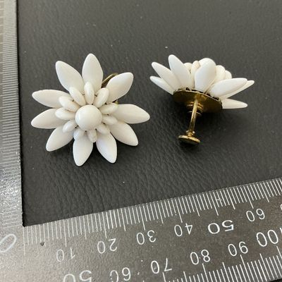 Vintage White Milk Glass Flower Screw-Back Earrings