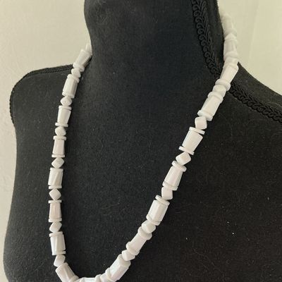 Vintage faux White Milk Glass Beaded Necklace