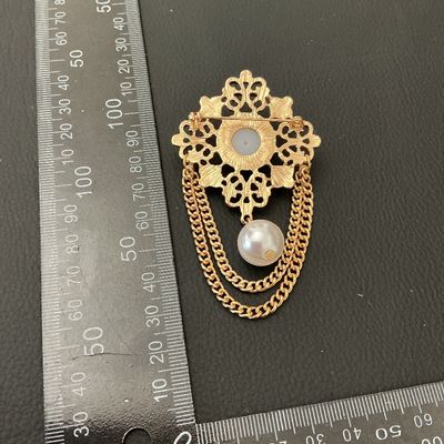 Vintage Style Gold-Tone Faux Pearl Brooch with Draping Chains