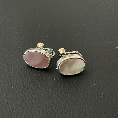 Vintage Mother of Pearl Screw-Back Clip-On Earrings