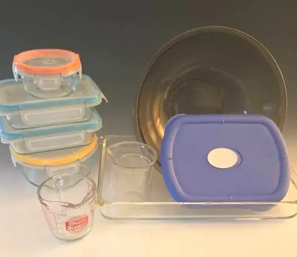 Pyrex Essentials And Snapware