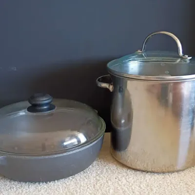 Vintage Run GuB Cast Iron Skillet and Stockpot 