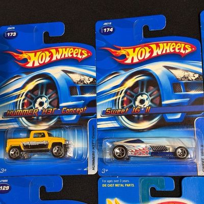 COLLECTIBLE HOT WHEELS
