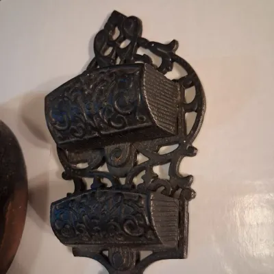 WAGNER WARE 6" CAST IRON SKILLET AND CAST MATCH HOLDER