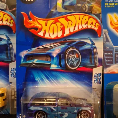 VARIETY OF HOT WHEELS