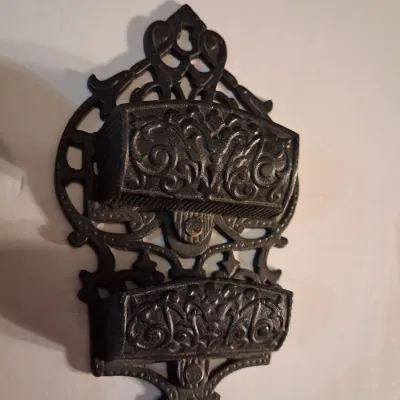 WAGNER WARE 6" CAST IRON SKILLET AND CAST MATCH HOLDER