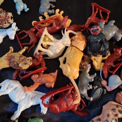 TOY ANIMALS