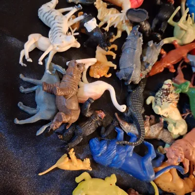 TOY ANIMALS
