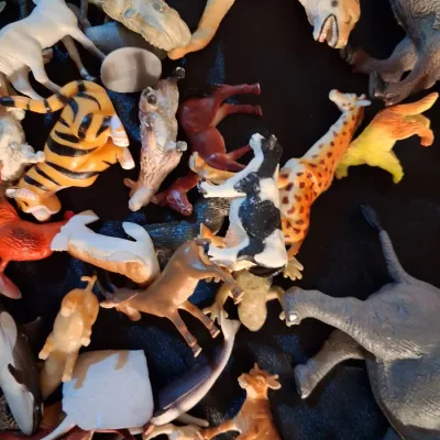 TOY ANIMALS