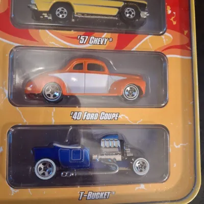 2 HOT WHEELS SINCE '68 4 CAR PACK 40TH ANNIVERSARY