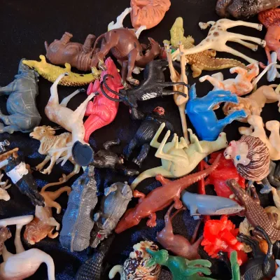 TOY ANIMALS