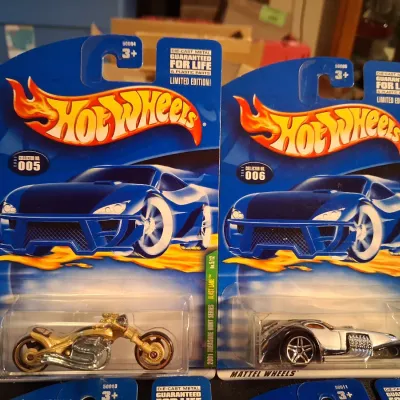 HOT WHEELS 2001 TREASURE HUNT SERIES