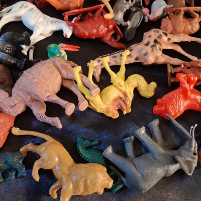 TOY ANIMALS