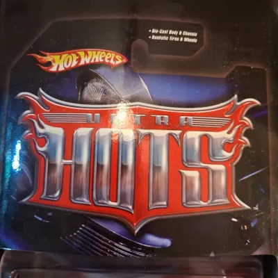 2 HOT WHEELS 10 PACK CAR KEEPERS