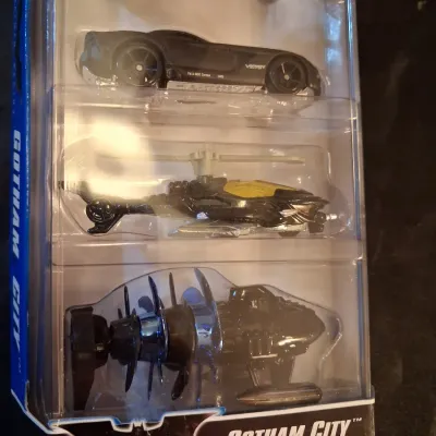 2 HOT WHEELS GIFT PACKS