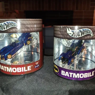 2 HOT WHEELS BATMOBILES LIMITED EDITIONS
