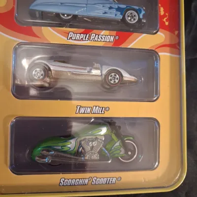 2 HOT WHEELS SINCE '68 4 CAR PACK 40TH ANNIVERSARY