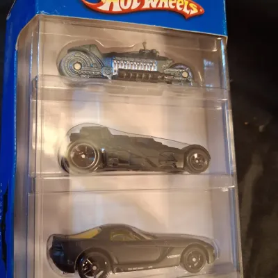 2 HOT WHEELS GIFT PACKS
