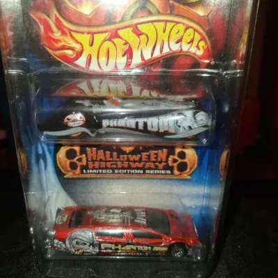 HOT WHEELS HALLOWEEN HIGHWAYS